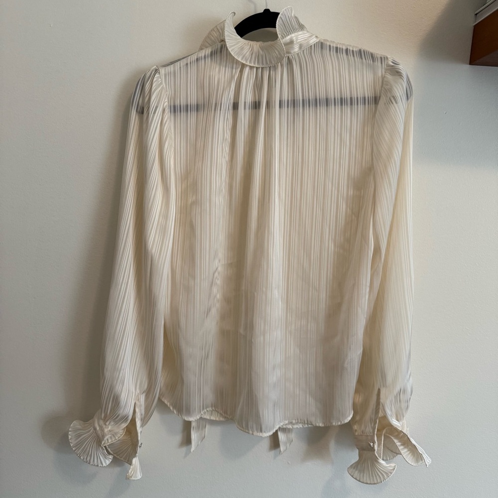 BCBGMaxAzria Ivory Pleated Top - Picture 2 of 3